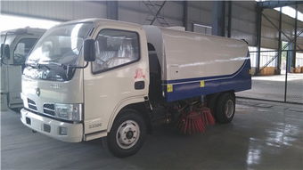東風(fēng)福瑞卡掃路車(chē) 高效清掃機(jī)械的綠色守護(hù)者
